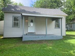 902 E Garfield St in Springfield, MO - Building Photo - Building Photo