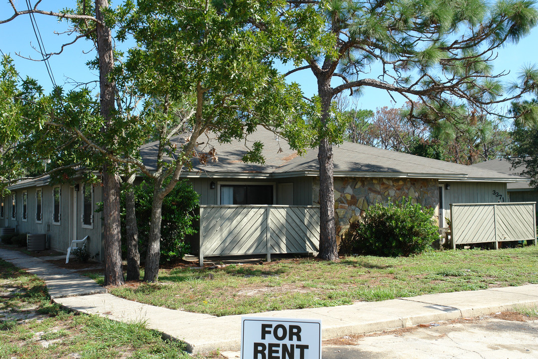 3371 Green Briar Cir in Gulf Breeze, FL - Building Photo