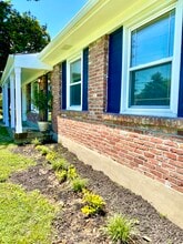 8003 Broadfern Dr in Louisville, KY - Building Photo - Building Photo