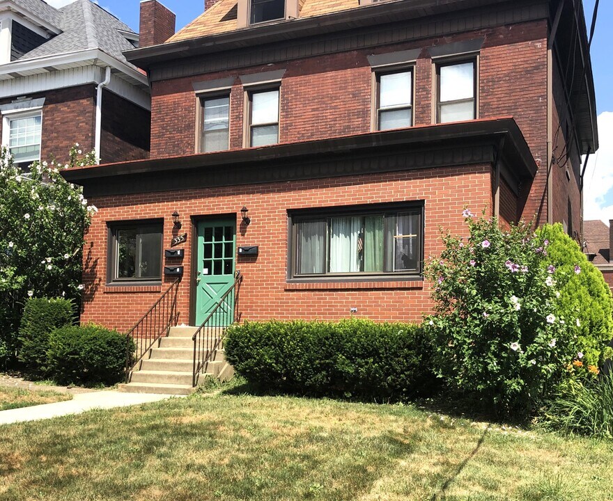 335 S Evaline St, Unit 3 in Pittsburgh, PA - Building Photo