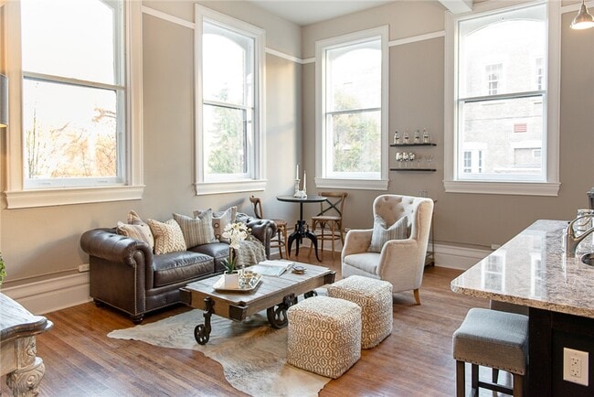 300 Alexander St in Rochester, NY - Building Photo - Building Photo
