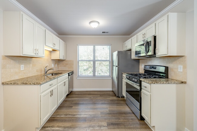 Ravines in Plymouth, MI - Building Photo - Interior Photo