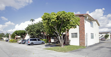 Windsor House Apartments in Miami, FL - Building Photo - Building Photo