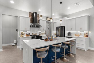 96 Primrose Ln in Marble Falls, TX - Building Photo - Building Photo