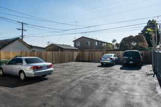 410 E 118th St in Los Angeles, CA - Building Photo - Building Photo