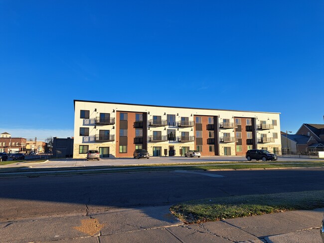 414 W Phillip Ave in Norfolk, NE - Foto de edificio - Building Photo