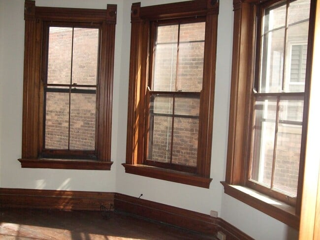 3255 Bishop St in Cincinnati, OH - Foto de edificio - Building Photo