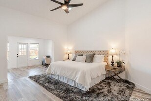 1860 Primrose Ln in Wellington, FL - Building Photo