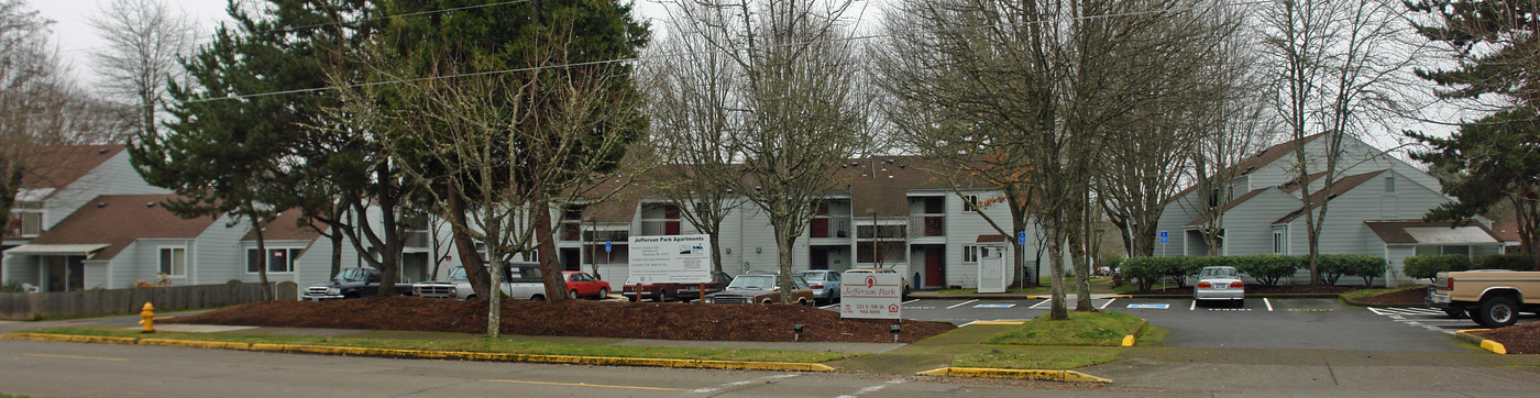 Jefferson Park Apartments in Cottage Grove, OR - Foto de edificio
