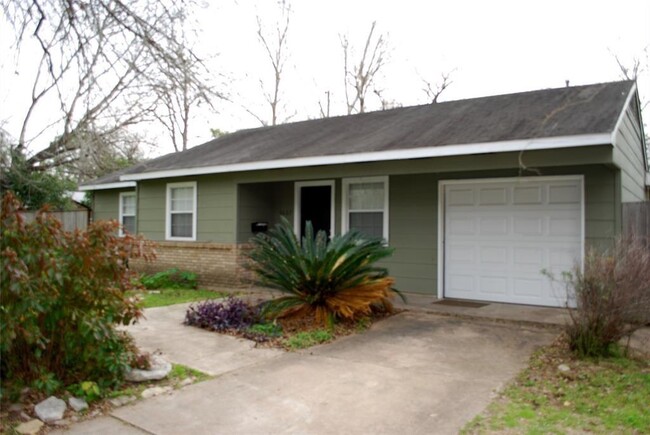 6607 Housman in Houston, TX - Building Photo - Building Photo