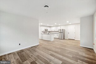 908 E Baltimore Pike in Kennett Square, PA - Building Photo