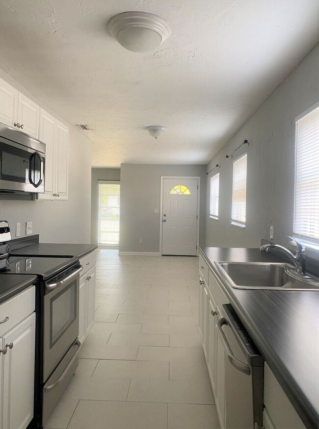 5219 17th Ave S in Gulfport, FL - Building Photo - Building Photo