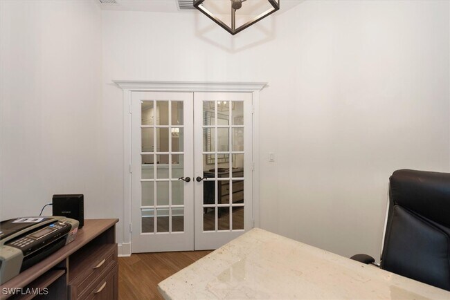 555 5th Ave S