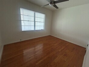 7738 Dixie Dr in Houston, TX - Building Photo - Building Photo
