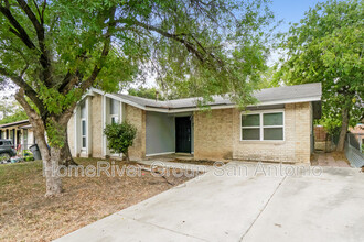 8630 Painted Tepee St in San Antonio, TX - Foto de edificio - Building Photo