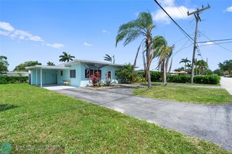 2215 SE 10th St in Pompano Beach, FL - Building Photo - Building Photo