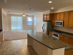 2634 Nicolson Cir in Woodland, CA - Foto de edificio - Building Photo