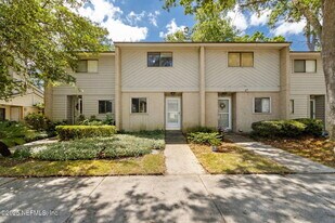 3801 Crown Point Rd in Jacksonville, FL - Building Photo