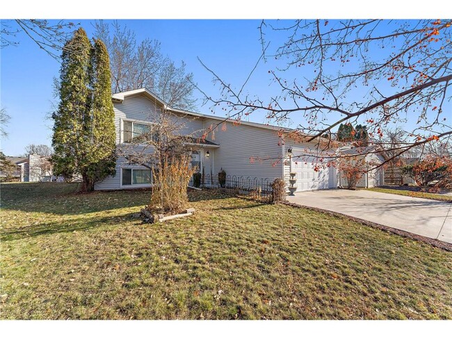 13753 Glenhurst Ave in Savage, MN - Building Photo - Building Photo