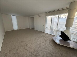 321 Coral Ave in Newport Beach, CA - Building Photo - Building Photo