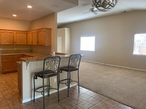 1013 Running Stag Way in Paso Robles, CA - Building Photo - Building Photo