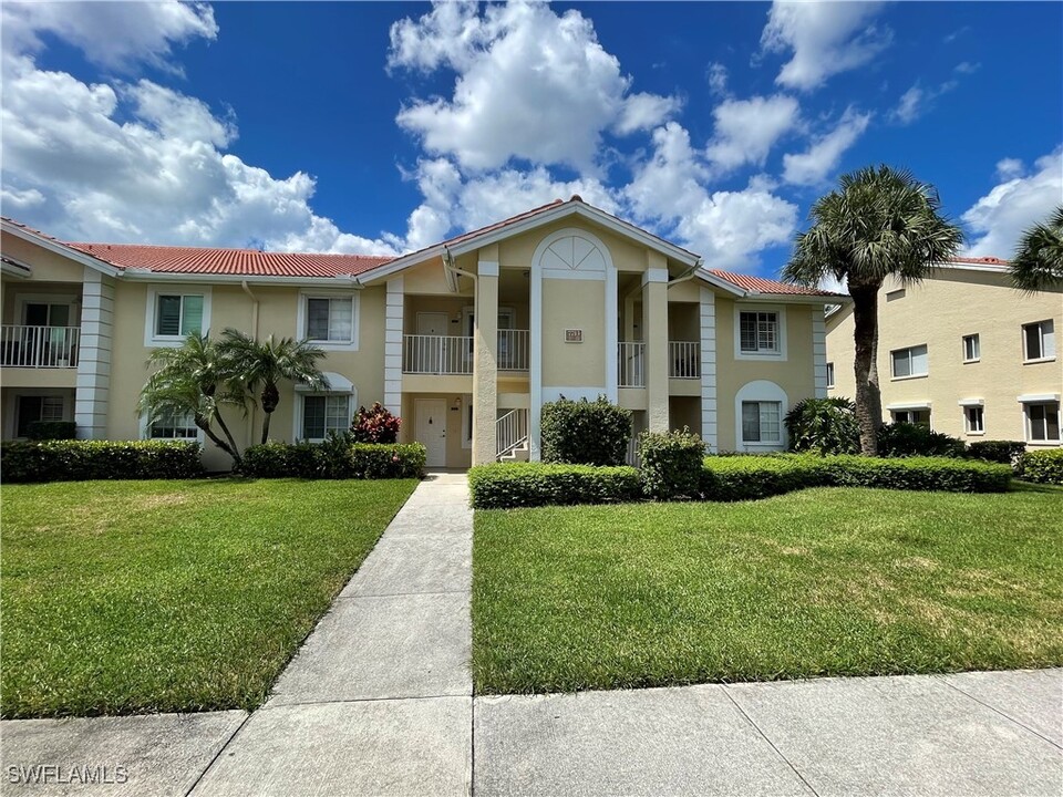 7713 Jewel Ln in Naples, FL - Building Photo