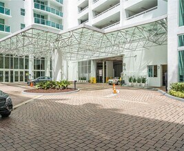 31 SE 5th St, Unit 1911 in Miami, FL - Foto de edificio - Building Photo