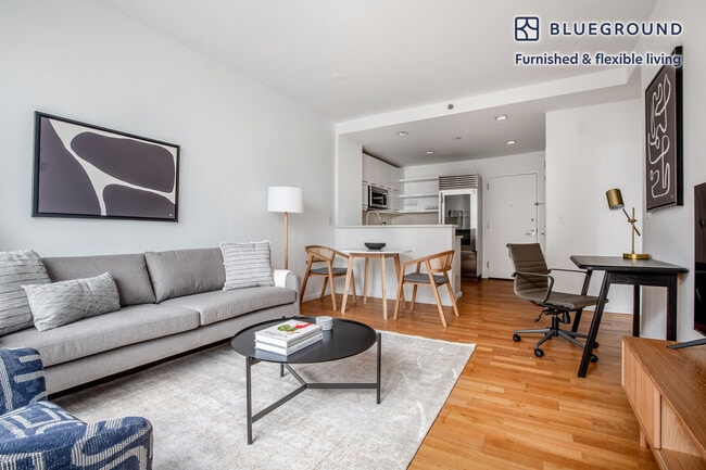 635 W 42nd St in New York, NY - Building Photo - Building Photo