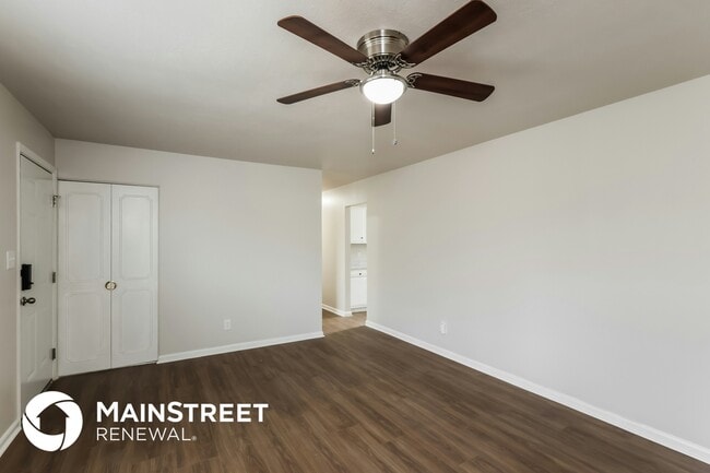 5301 Sprucewood Dr in Louisville, KY - Building Photo - Building Photo