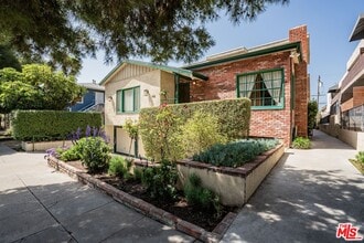 918 17th St in Santa Monica, CA - Building Photo - Building Photo