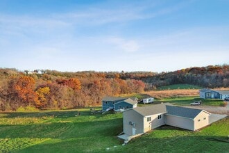 534 Hanover Dr in Dorchester, IA - Building Photo - Building Photo