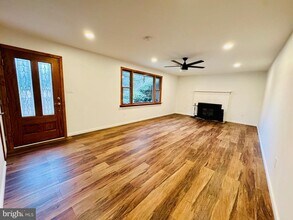 305 Kresson Rd in Voorhees Township, NJ - Building Photo - Building Photo