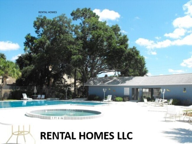 525 Heatherton Village in Altamonte Springs, FL - Building Photo - Building Photo