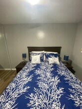 5404 Balboa Arms Dr, Unit 355 in San Diego, CA - Building Photo - Building Photo