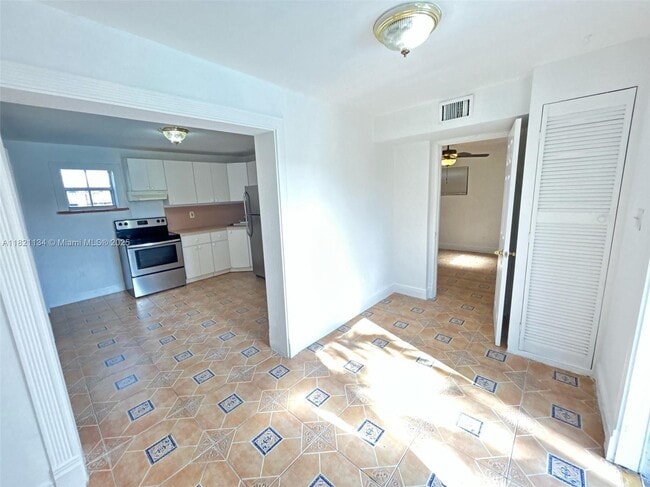 1919 Thomas St in Hollywood, FL - Building Photo - Building Photo