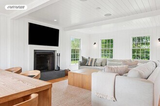 11 Sawasett Ave in Bridgehampton, NY - Building Photo - Building Photo