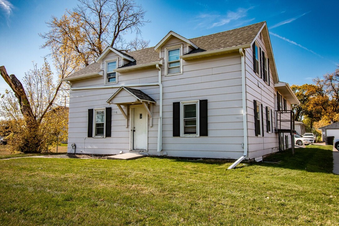 1106 16th St N in Fargo, ND - Building Photo