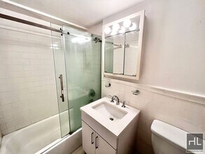 E 16 ST in New York, NY - Building Photo - Building Photo
