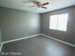 1225 E Thomas Rd in Phoenix, AZ - Building Photo - Building Photo