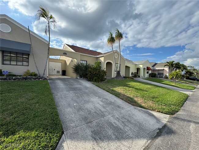 17035 Terraverde Cir in Ft. Myers, FL - Foto de edificio - Building Photo