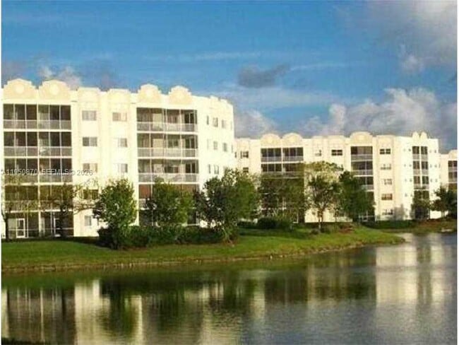 10770 NW 66th St in Doral, FL - Building Photo - Building Photo
