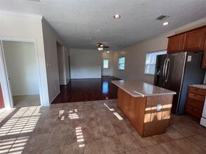 406 Price Dr in Wharton, TX - Building Photo - Building Photo