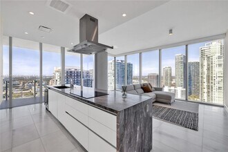700 NE 26th Terrace in Miami, FL - Building Photo - Building Photo