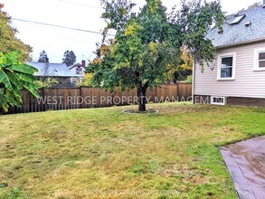 75 NE Buffalo St in Portland, OR - Building Photo - Building Photo