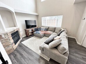 1325 S Chambers Rd in Aurora, CO - Building Photo - Building Photo