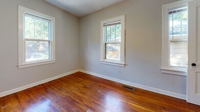 1015 27th Ave SE in Minneapolis, MN - Building Photo - Building Photo