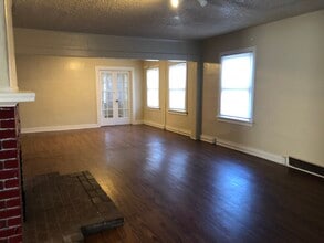 715 NE Maple St in Pullman, WA - Foto de edificio - Building Photo