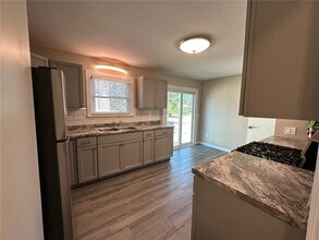 139 Bonesteel St in Greece, NY - Building Photo - Building Photo