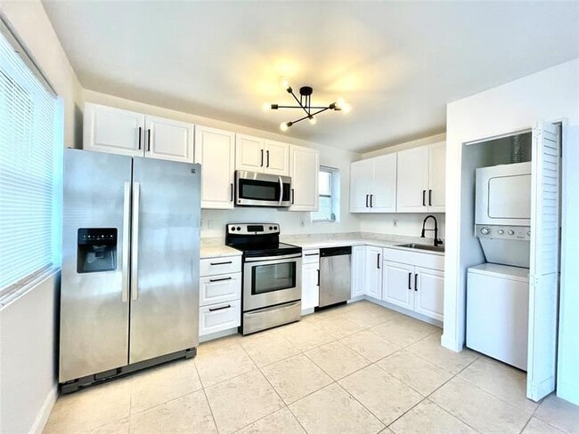 property at 4071 N Dixie Hwy