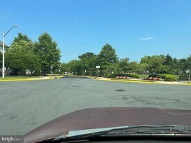 5658 Lierman Cir in Centreville, VA - Building Photo